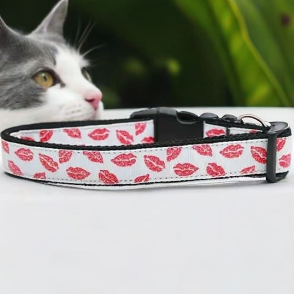 Sparkling Smooches Nylon Cat Collar - Cat Collars - Classic